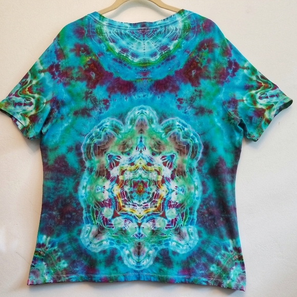 Women's XL Hand tied & Hand dyed NWT T-shirt - Picture 2 of 2